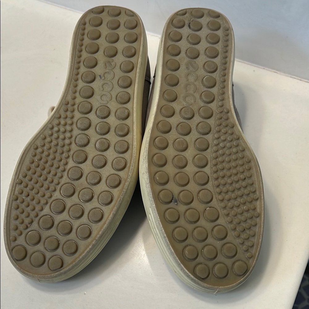 Ecco Taupe Leather Lace-Up Sneakers - Picture 2 of 3